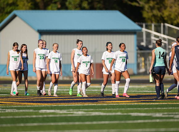 Mounds View vs Mahtomedi Girls Varisty Soccer 318