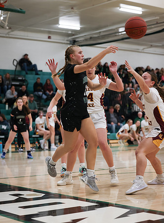 Mounds View vs Forest Lake Varsity Basketball 83