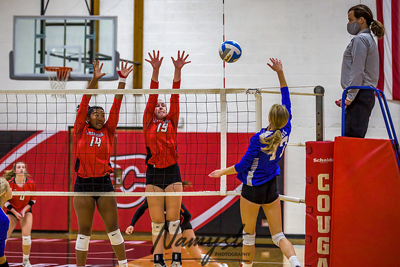 Centennial vs Cambridge Isanti Girls Varsity Volleyball 063