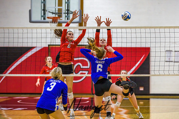 Centennial vs Cambridge Isanti Girls Varsity Volleyball 076