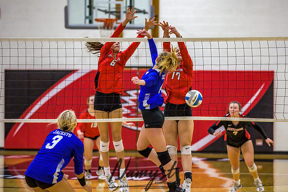 Centennial vs Cambridge Isanti Girls Varsity Volleyball 079