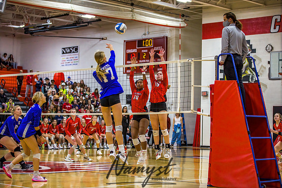 Centennial vs Cambridge Isanti Girls Varsity Volleyball 097