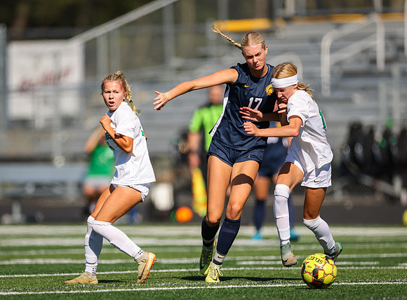 Mounds View vs Mahtomedi Girls Varisty Soccer 88