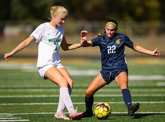 Mounds View vs Mahtomedi Girls Varisty Soccer 90