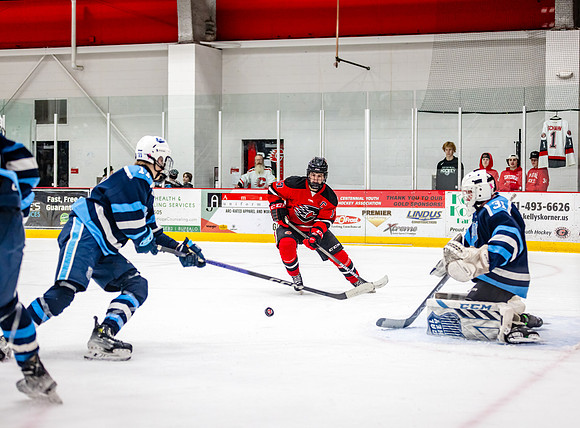 Centennial vs Blaine Varsity Hockey 406