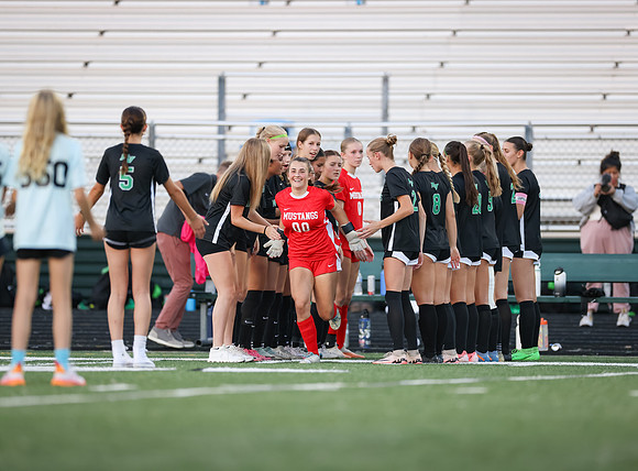 Mounds View vs Stillwater Varsity Soccer 19