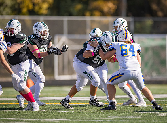 Mounds View vs STMA Varsity Football 331