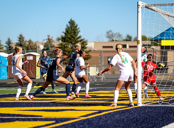 Mounds View vs Mahtomedi Girls Varisty Soccer 94