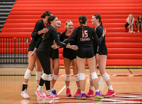 Centennial vs Mounds View Girls Varsity Volleyball 200