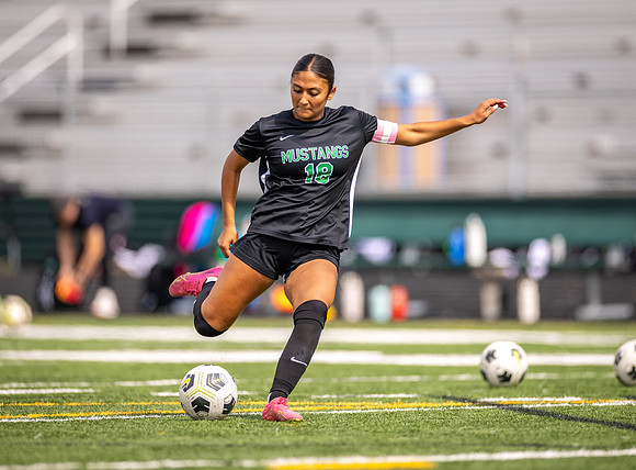 Mounds View vs Blaine Varsity Soccer 20