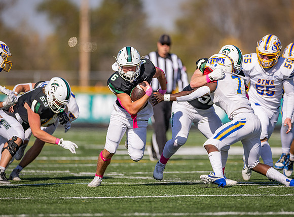 Mounds View vs STMA Varsity Football 207