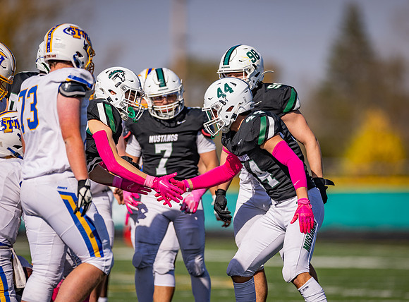 Mounds View vs STMA Varsity Football 244