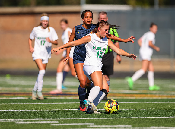 Mounds View vs Mahtomedi Girls Varisty Soccer 72