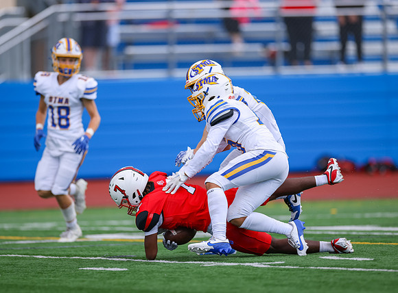 Centennial vs STMA JV Football 234