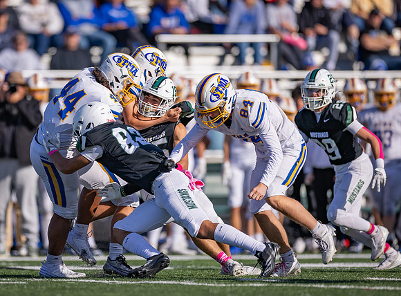 Mounds View vs STMA Varsity Football 318
