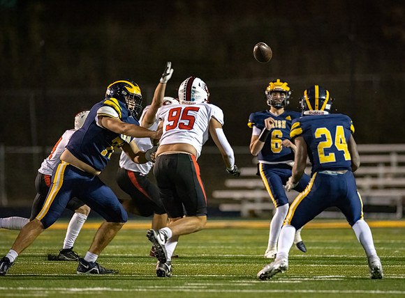 Centennial vs Rosemount Varsity Football 83