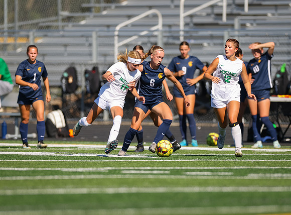 Mounds View vs Mahtomedi Girls Varisty Soccer 39