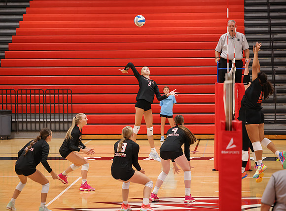 Centennial vs Osseo Girls Varsity Volleyball 208
