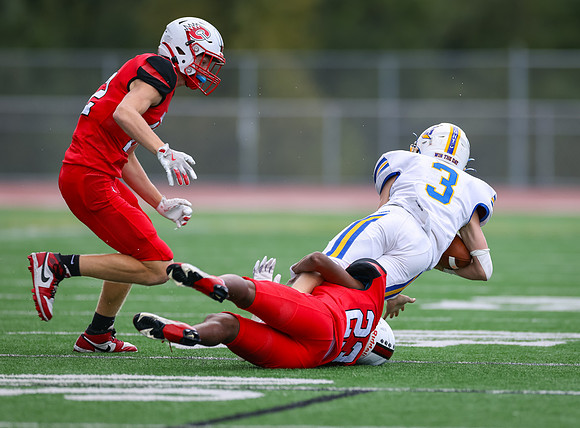 Centennial vs STMA JV Football 242