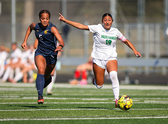 Mounds View vs Mahtomedi Girls Varisty Soccer 54