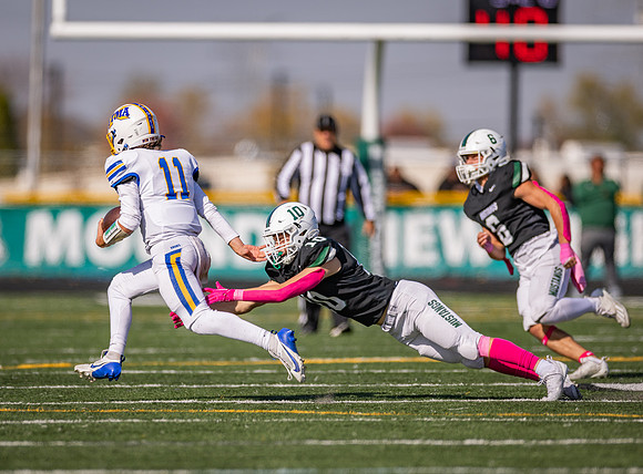 Mounds View vs STMA Varsity Football 180