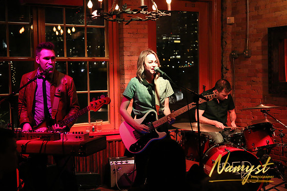 The Red Kicks @ the Aster Cafe 837