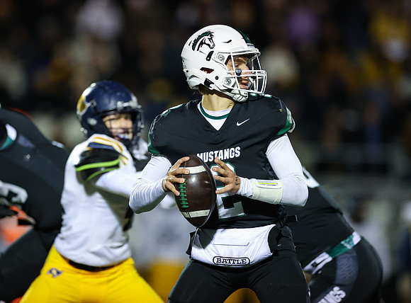 Mounds View vs Prior Lake Varsity Football 32