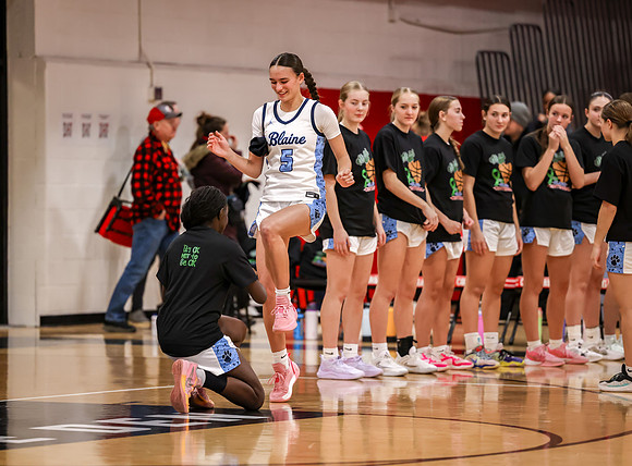 Centennial vs Blaine Girls Varsity Basketball 18