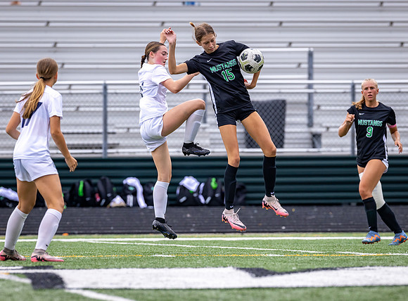 Mounds View vs Blaine Varsity Soccer 109