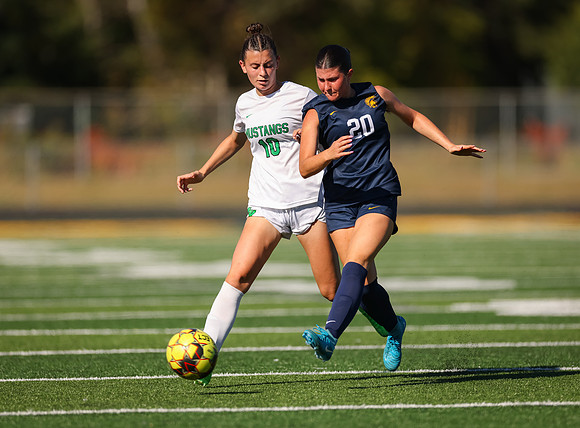 Mounds View vs Mahtomedi Girls Varisty Soccer 195