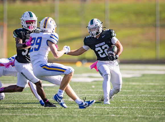 Mounds View vs STMA Varsity Football 342