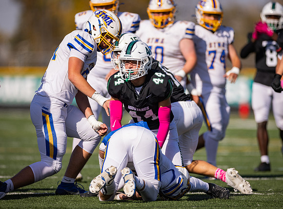 Mounds View vs STMA Varsity Football 243