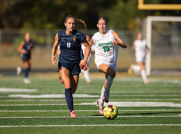 Mounds View vs Mahtomedi Girls Varisty Soccer 200