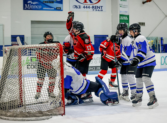 Centennial vs Cambridge Isanti Hockey 190