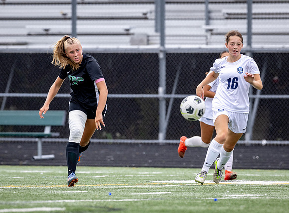 Mounds View vs Blaine Varsity Soccer 140