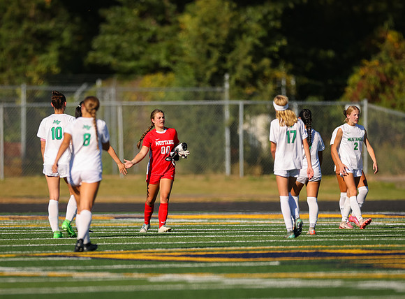 Mounds View vs Mahtomedi Girls Varisty Soccer 312