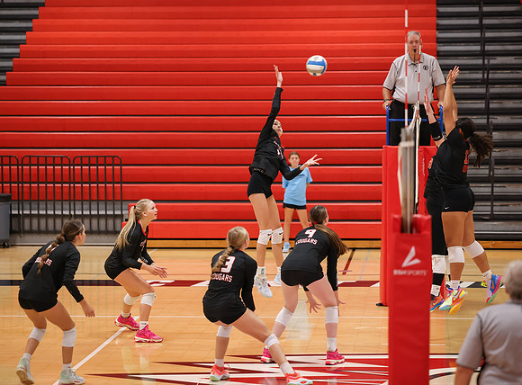 Centennial vs Osseo Girls Varsity Volleyball 209