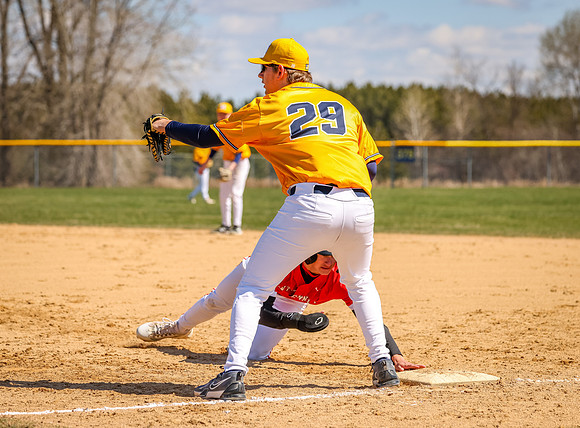 Centennial vs Mahtomedi JV Baseball_672