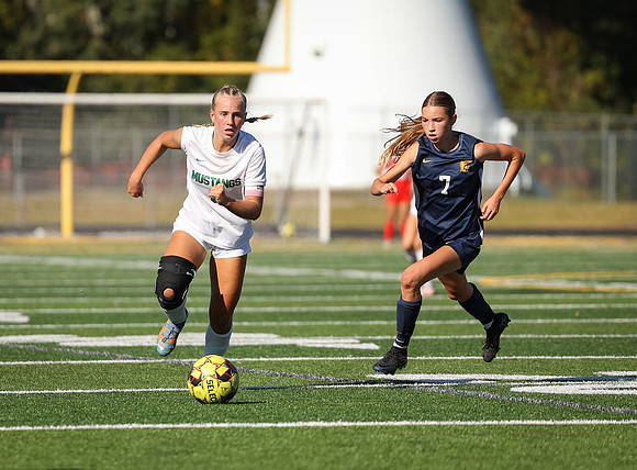 Mounds View vs Mahtomedi Girls Varisty Soccer 244