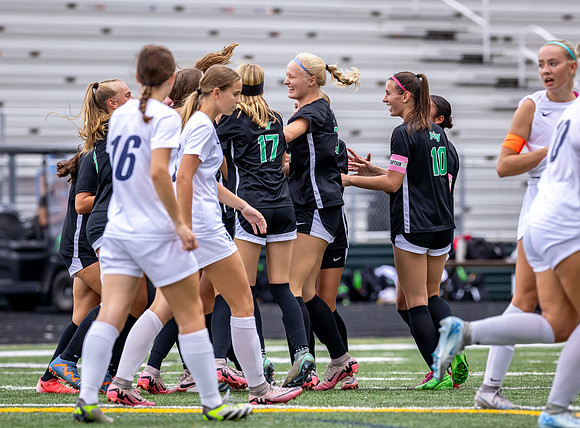 Mounds View vs Blaine Varsity Soccer 117
