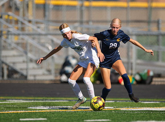 Mounds View vs Mahtomedi Girls Varisty Soccer 83