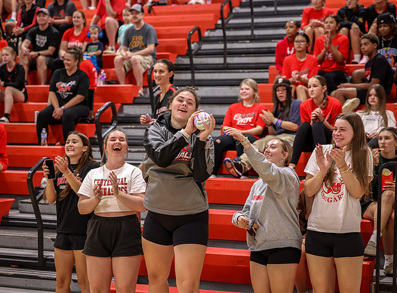 Centennial vs Mounds View Girls Varsity Volleyball 16