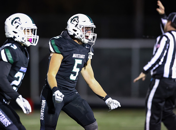 Mounds View vs Prior Lake Varsity Football 215