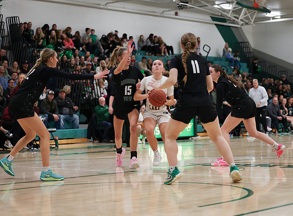 Mounds View vs Forest Lake Varsity Basketball 215