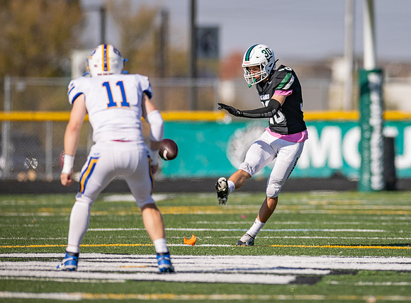 Mounds View vs STMA Varsity Football 165