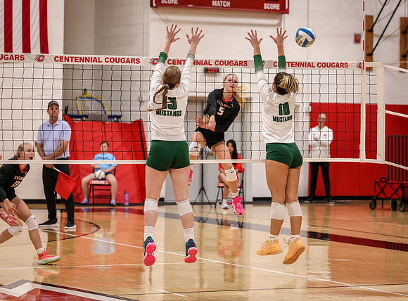 Centennial vs Mounds View Girls Varsity Volleyball 186