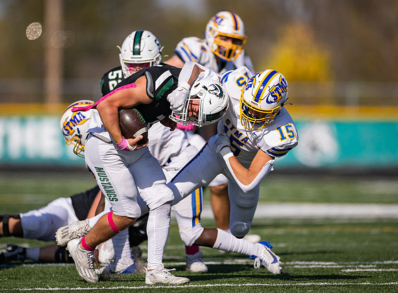 Mounds View vs STMA Varsity Football 211