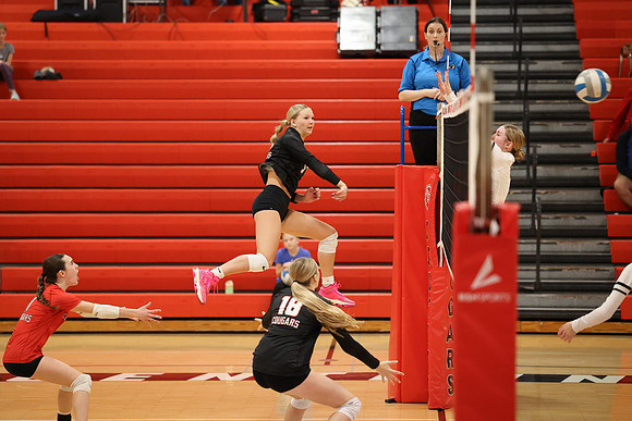 Centennial vs Coon Rapids Girls Varsity Volleyball 176