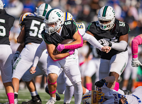 Mounds View vs STMA Varsity Football 70