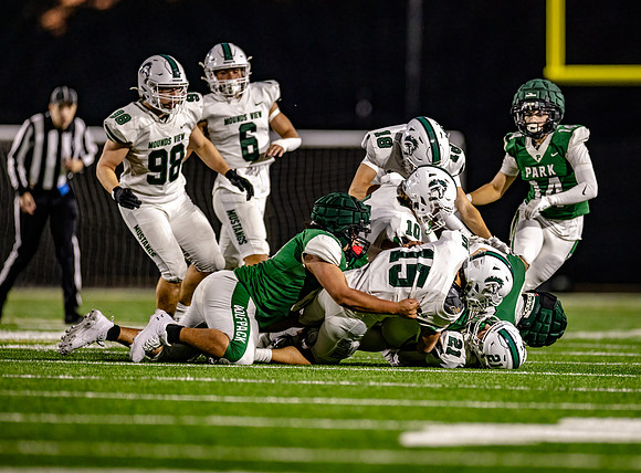 Mounds View vs Park Football 33